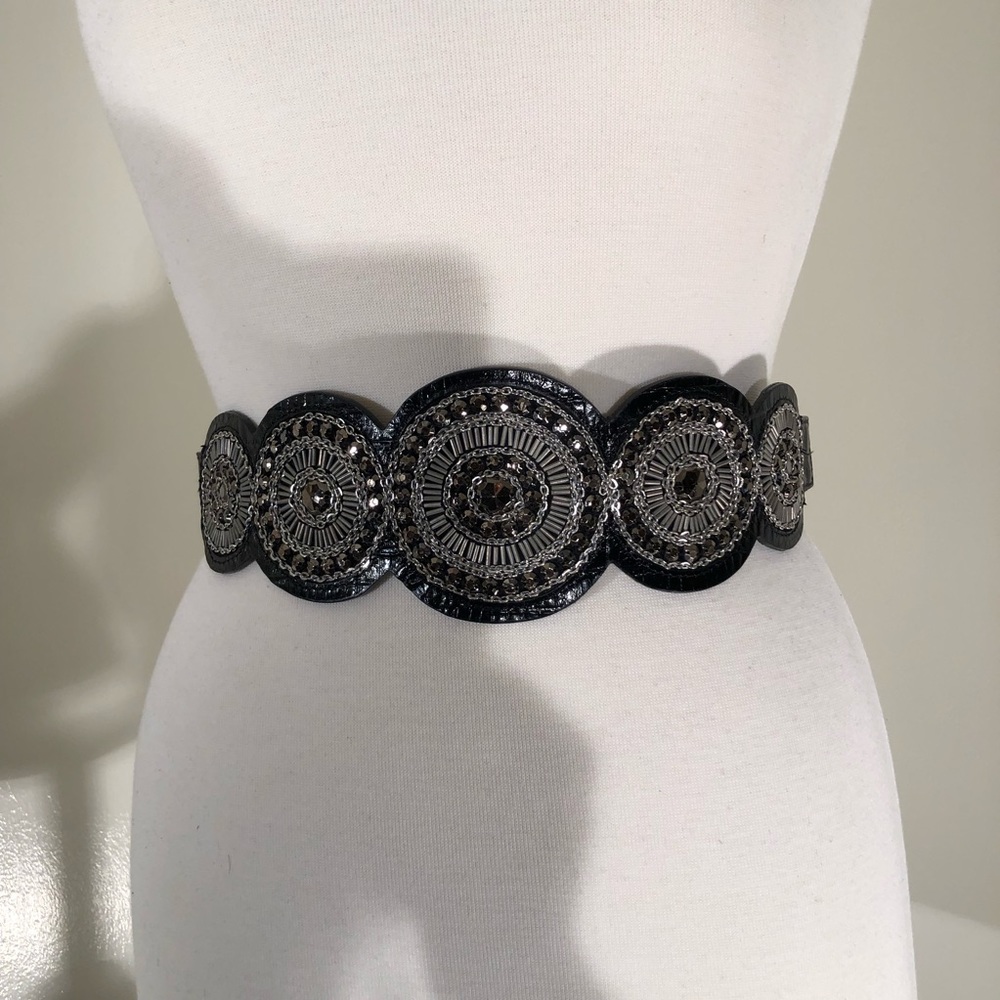 Chico’s black leather belt; decorative front; M/L